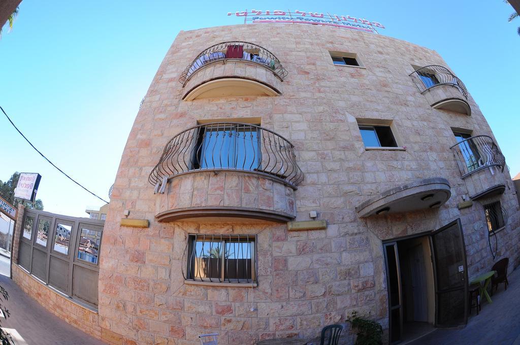 Faulty Towers Hotel Eilat Esterno foto