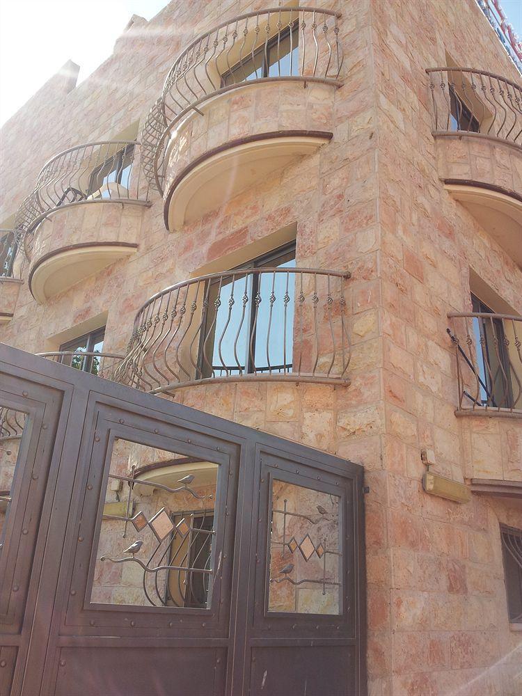 Faulty Towers Hotel Eilat Esterno foto