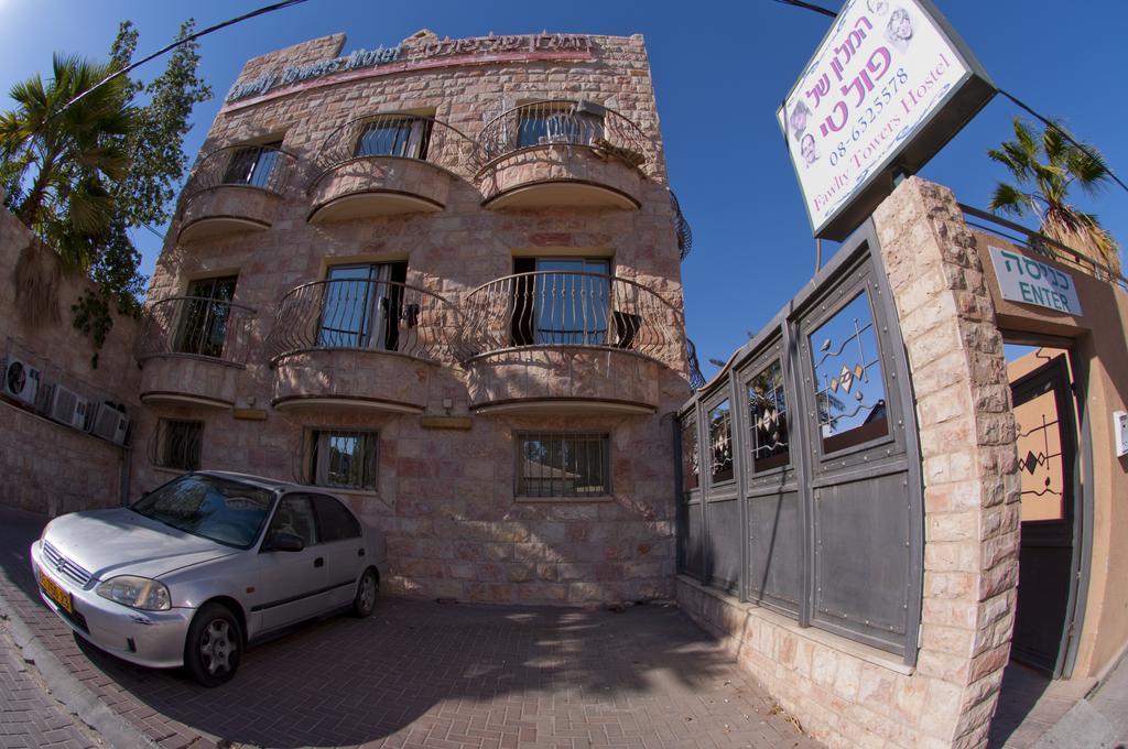 Faulty Towers Hotel Eilat Esterno foto