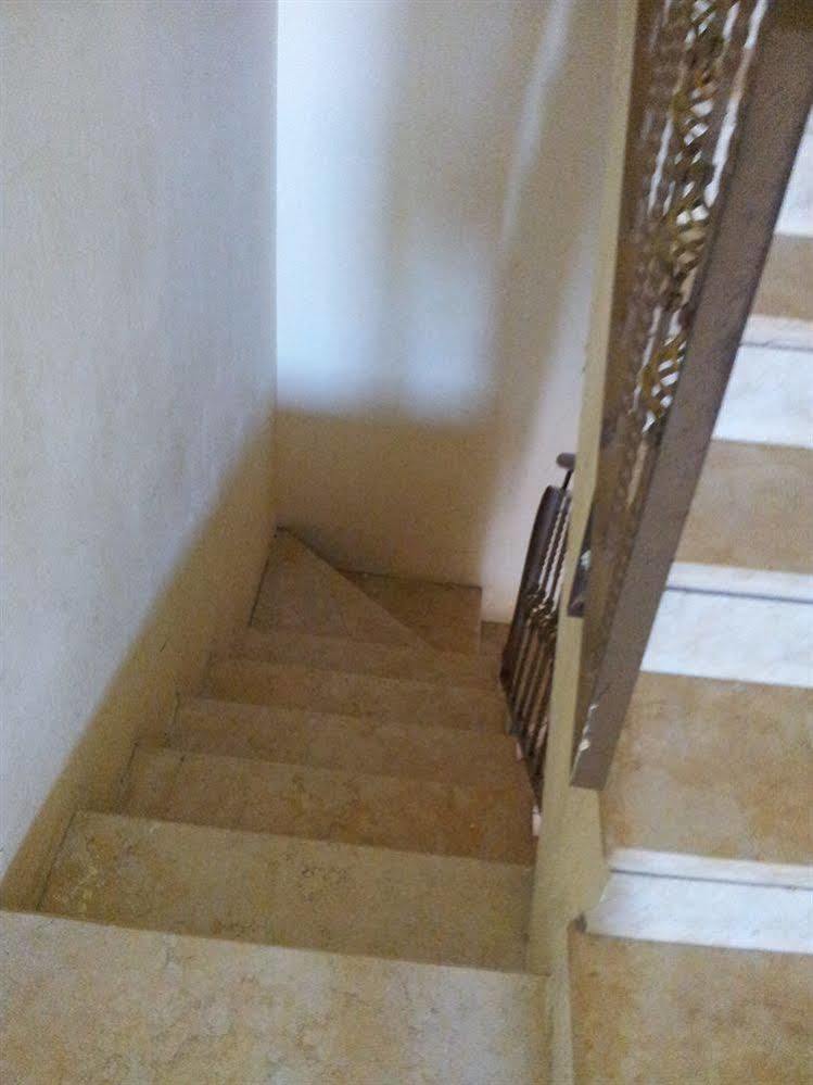Faulty Towers Hotel Eilat Esterno foto